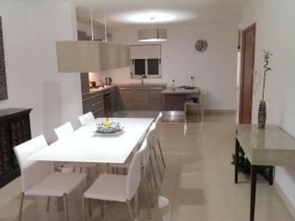 Luxuries, Central ,Sleep 4 Apartment Gzira Malta